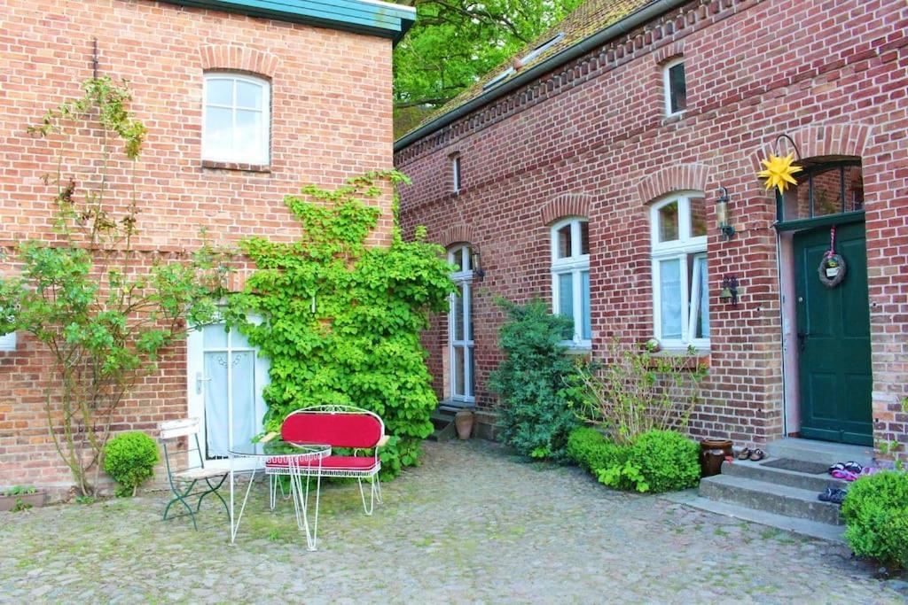 Romantische Unter Den Linden Apartment Buchholz (Mecklenburg-Vorpommern)