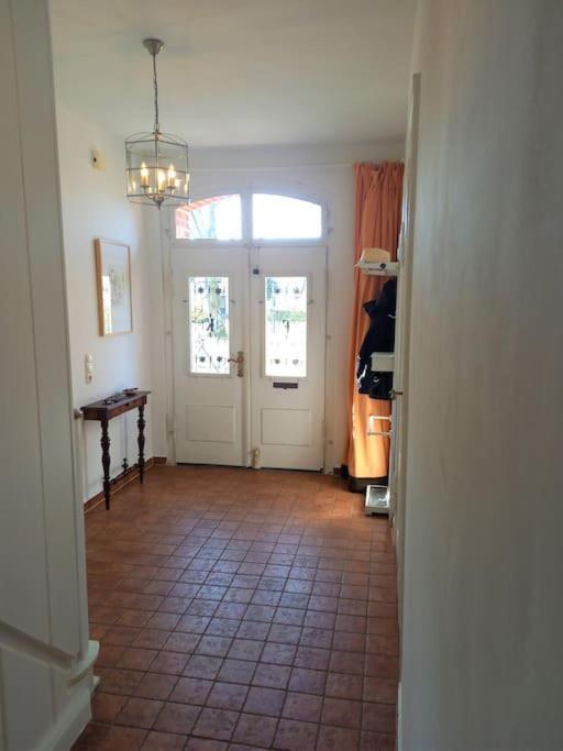Romantische Unter Den Linden Apartment *